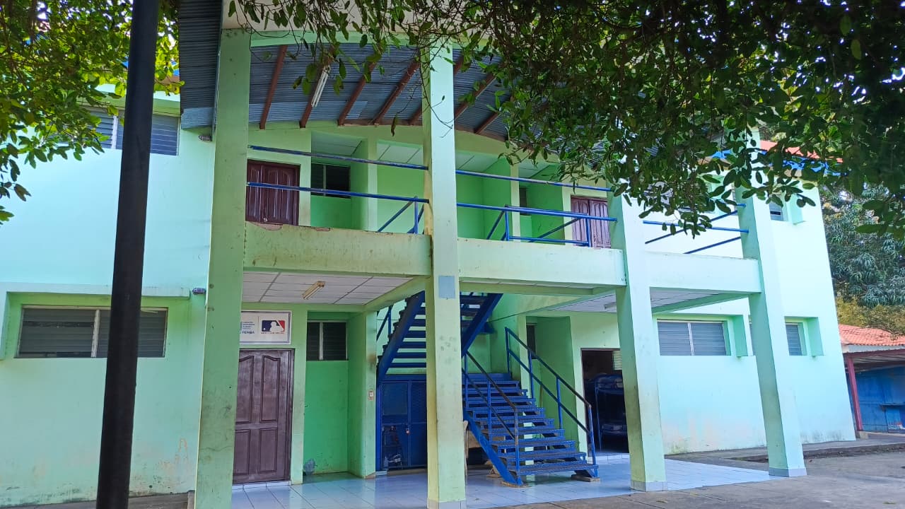 Albergue Deportivo del IND Edificio 1 Frente