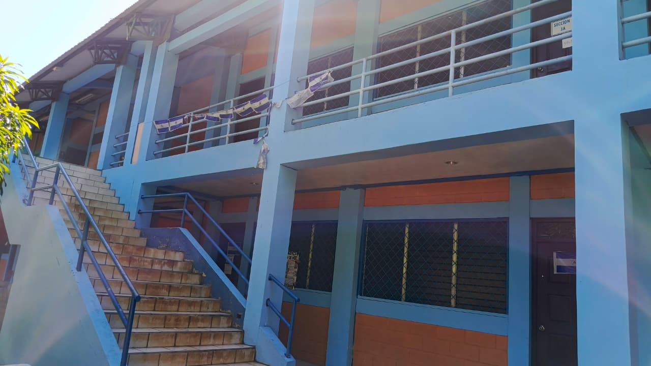 Albergue Deportivo del IND Edificio 1 Frente