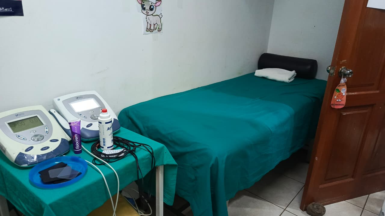 Albergue Deportivo del IND Edificio 1 Frente